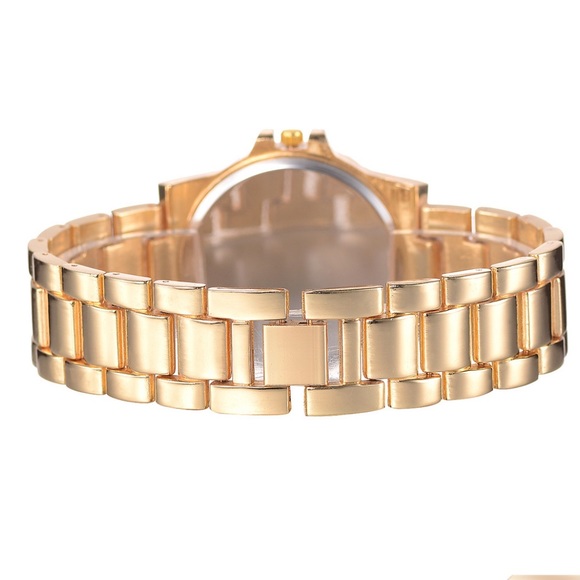 SOLD🎉Super BLING Iced Out Watch in Silver or Gold - Picture 5 of 8